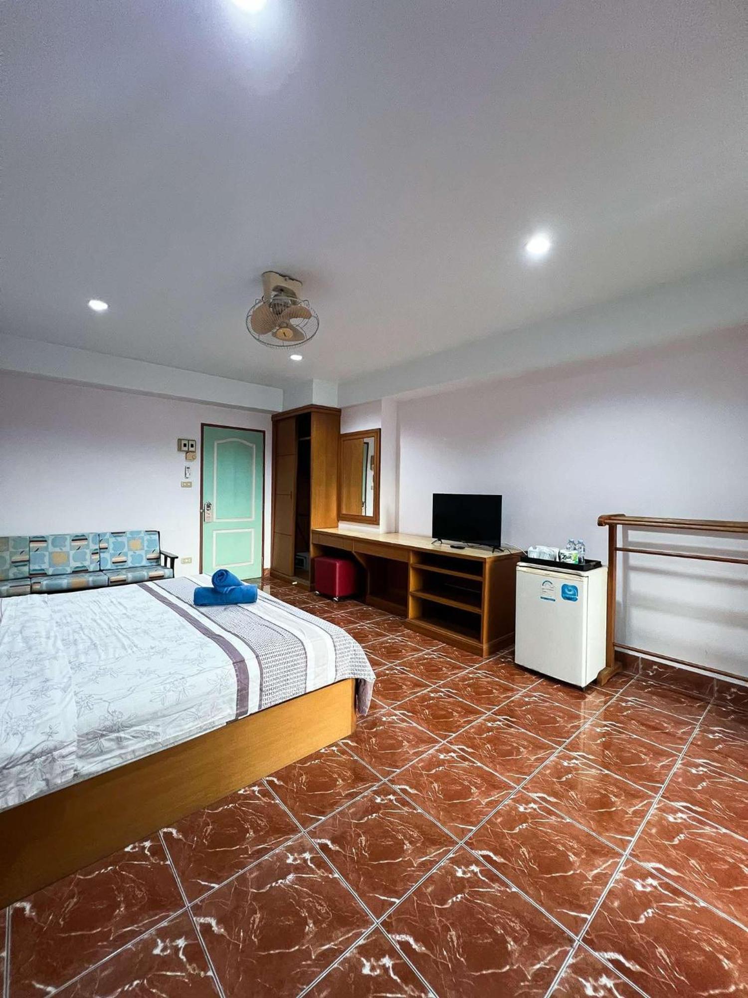 Pattara Mansion พัทยา Hotel Pattaya Buitenkant foto