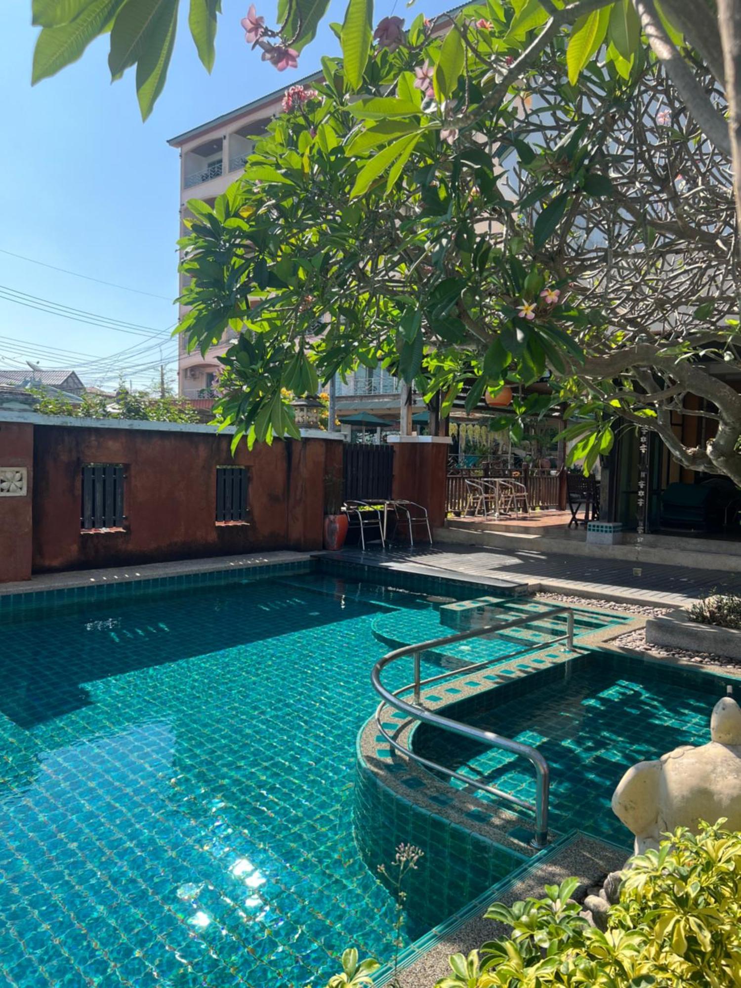 Pattara Mansion พัทยา Hotel Pattaya Buitenkant foto